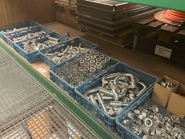 Partij hydrauliek pers-en slangkoppelingen - afbeelding 1 van  8