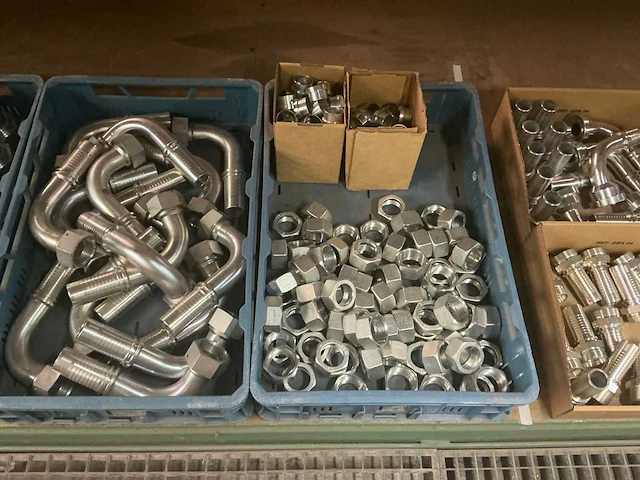 Partij hydrauliek pers-en slangkoppelingen - afbeelding 2 van  8