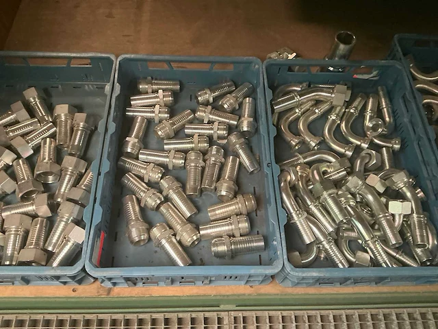 Partij hydrauliek pers-en slangkoppelingen - afbeelding 7 van  8