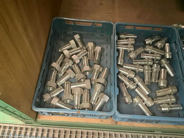 Partij hydrauliek pers-en slangkoppelingen - afbeelding 8 van  8