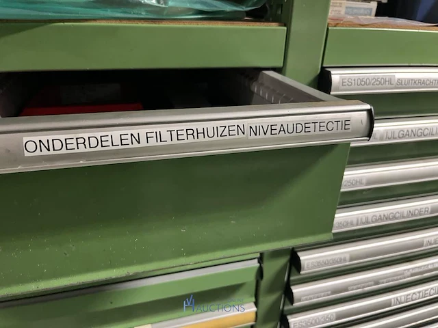 Partij hydraulische componenten, accumulatoren en meetapparatuur - afbeelding 8 van  64