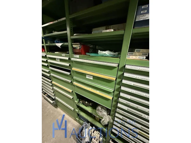 Partij hydraulische componenten, accumulatoren en meetapparatuur - afbeelding 1 van  64