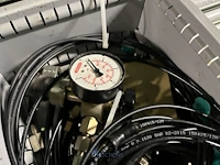 Partij hydraulische componenten, accumulatoren en meetapparatuur - afbeelding 22 van  64