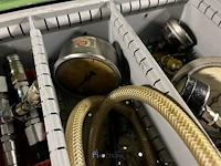 Partij hydraulische componenten, accumulatoren en meetapparatuur - afbeelding 27 van  64