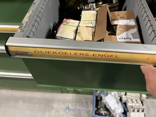 Partij hydraulische componenten, accumulatoren en meetapparatuur - afbeelding 33 van  64