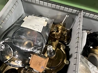Partij hydraulische componenten, accumulatoren en meetapparatuur - afbeelding 35 van  64