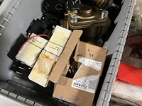 Partij hydraulische componenten, accumulatoren en meetapparatuur - afbeelding 37 van  64