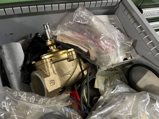 Partij hydraulische componenten, accumulatoren en meetapparatuur - afbeelding 38 van  64