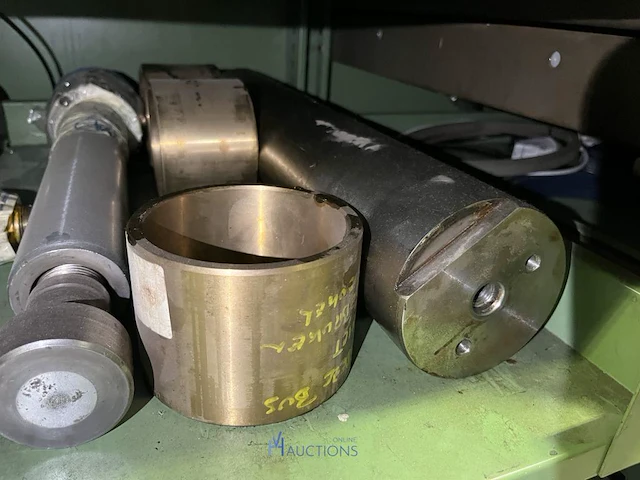 Partij hydraulische componenten, accumulatoren en meetapparatuur - afbeelding 46 van  64