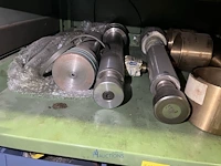 Partij hydraulische componenten, accumulatoren en meetapparatuur - afbeelding 47 van  64