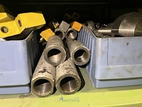 Partij hydraulische componenten, accumulatoren en meetapparatuur - afbeelding 50 van  64