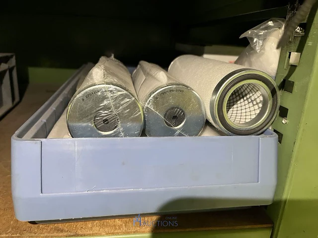 Partij hydraulische componenten, accumulatoren en meetapparatuur - afbeelding 60 van  64