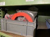 Partij hydraulische componenten, accumulatoren en meetapparatuur - afbeelding 61 van  64