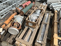 Partij hydraulische en pneumatische cilinders - afbeelding 5 van  11