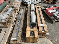 Partij hydraulische en pneumatische cilinders