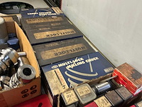 Partij hydraulische houders, spangereedschap en dikteplaatjes - afbeelding 4 van  7