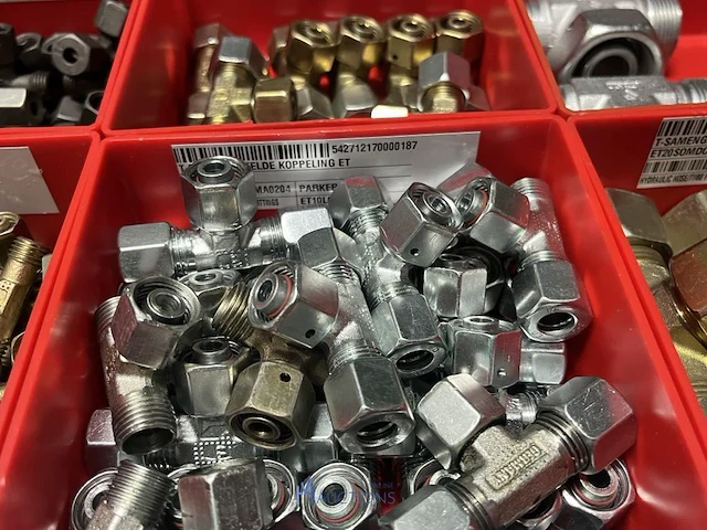 Partij hydraulische koppelingen en appendages - afbeelding 21 van  130
