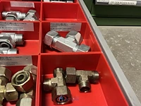 Partij hydraulische koppelingen en appendages - afbeelding 27 van  130