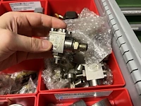 Partij hydraulische koppelingen en appendages - afbeelding 59 van  130
