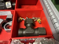 Partij hydraulische koppelingen en appendages - afbeelding 60 van  130