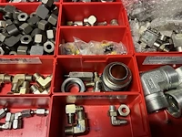 Partij hydraulische koppelingen en appendages - afbeelding 62 van  130