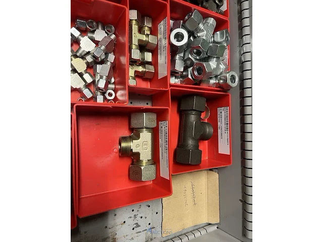 Partij hydraulische koppelingen en appendages - afbeelding 74 van  130