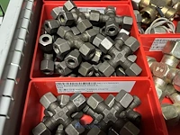 Partij hydraulische koppelingen en appendages - afbeelding 84 van  130