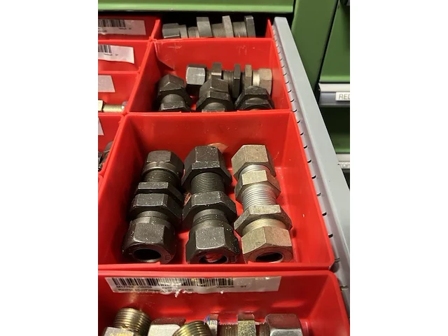 Partij hydraulische koppelingen en appendages - afbeelding 90 van  130