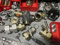 Partij hydraulische koppelingen en appendages - afbeelding 116 van  130