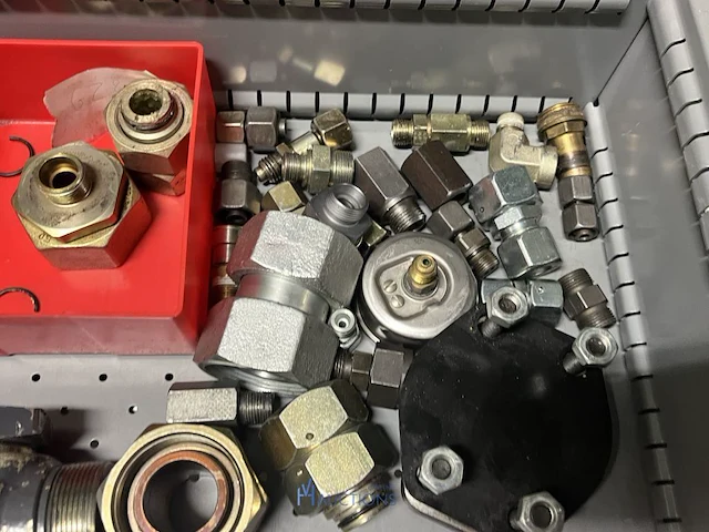Partij hydraulische koppelingen en appendages - afbeelding 117 van  130