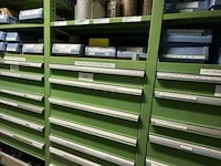 Partij hydraulische koppelingen en filters