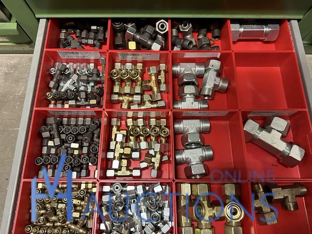 Partij hydraulische koppelingen en filters - afbeelding 9 van  16