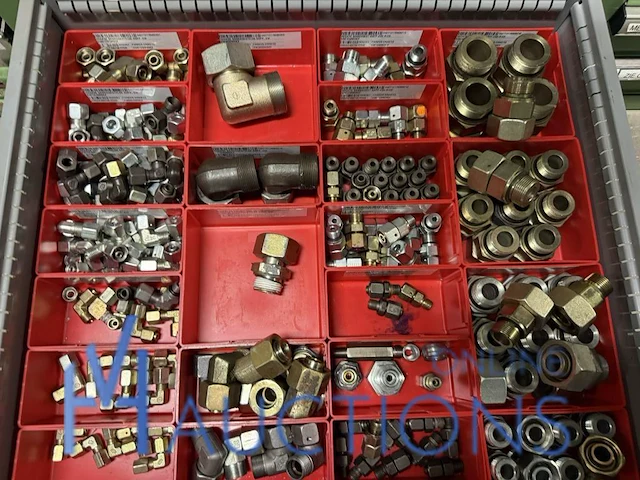 Partij hydraulische koppelingen en filters - afbeelding 10 van  16