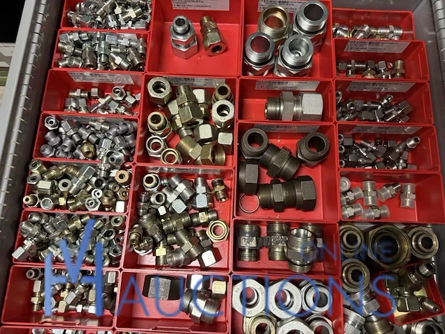 Partij hydraulische koppelingen en filters - afbeelding 11 van  16