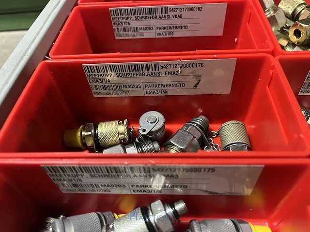 Partij hydraulische koppelingen en slangen - afbeelding 3 van  120