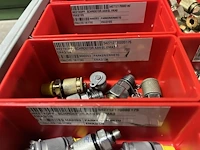 Partij hydraulische koppelingen en slangen - afbeelding 3 van  120