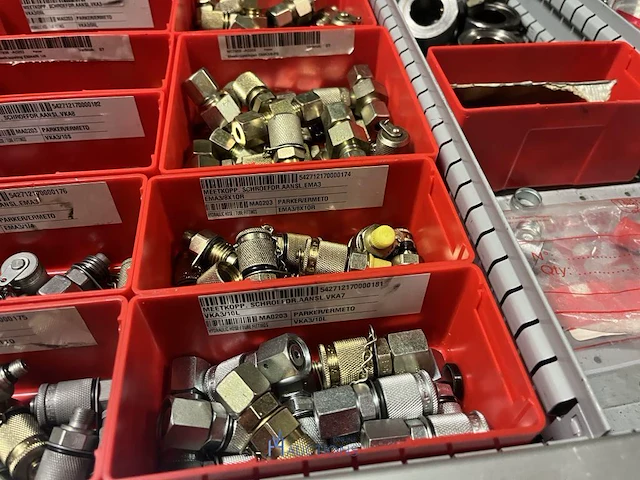 Partij hydraulische koppelingen en slangen - afbeelding 8 van  120