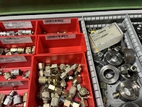 Partij hydraulische koppelingen en slangen - afbeelding 9 van  120