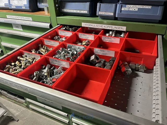 Partij hydraulische koppelingen en slangen - afbeelding 34 van  120