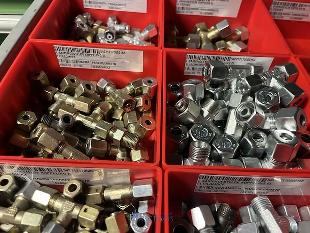 Partij hydraulische koppelingen en slangen - afbeelding 36 van  120