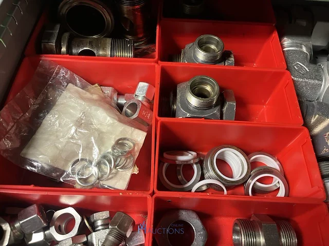 Partij hydraulische koppelingen en slangen - afbeelding 42 van  120