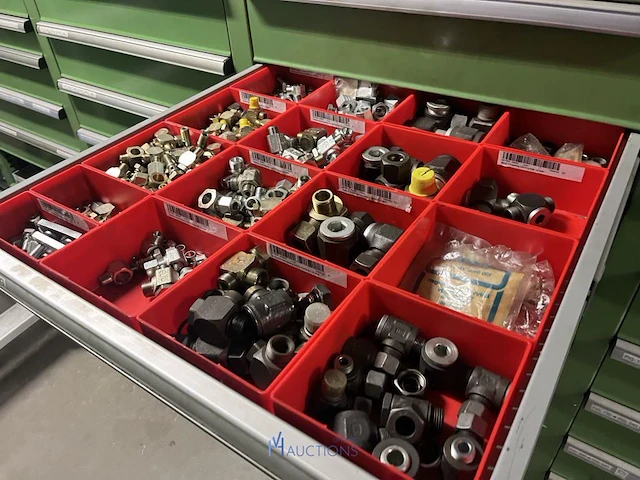 Partij hydraulische koppelingen en slangen - afbeelding 46 van  120