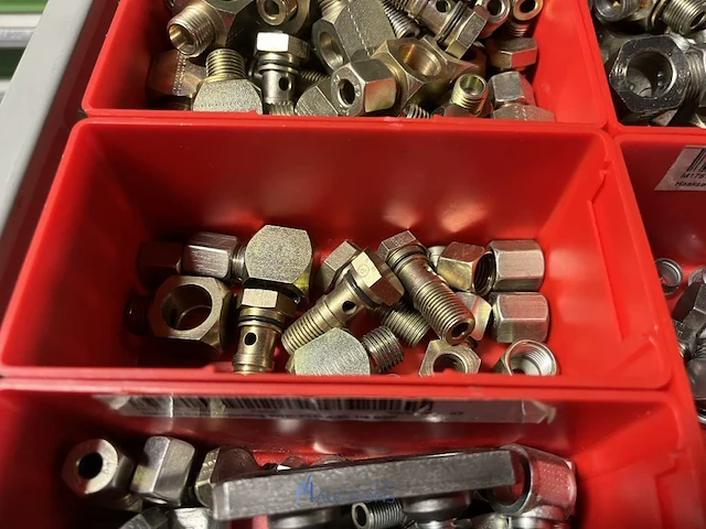Partij hydraulische koppelingen en slangen - afbeelding 48 van  120