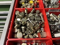 Partij hydraulische koppelingen en slangen - afbeelding 49 van  120