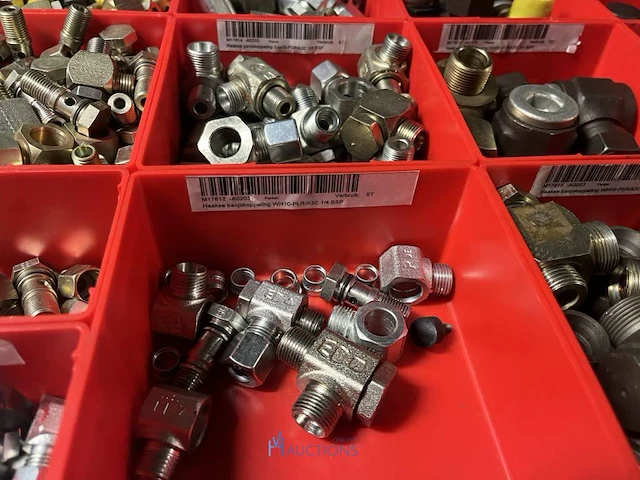 Partij hydraulische koppelingen en slangen - afbeelding 51 van  120