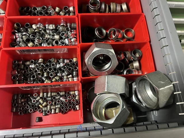 Partij hydraulische koppelingen en slangen - afbeelding 62 van  120