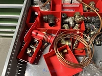 Partij hydraulische koppelingen en slangen - afbeelding 65 van  120