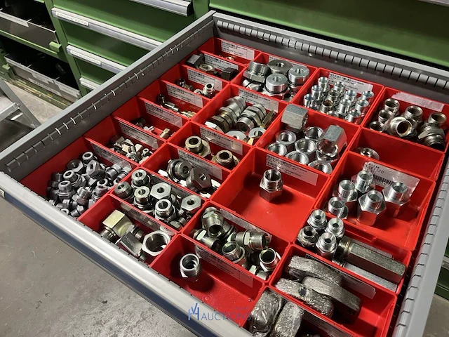 Partij hydraulische koppelingen en slangen - afbeelding 70 van  120