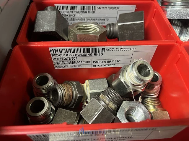 Partij hydraulische koppelingen en slangen - afbeelding 75 van  120