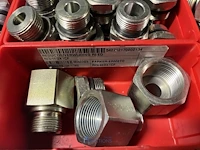 Partij hydraulische koppelingen en slangen - afbeelding 78 van  120
